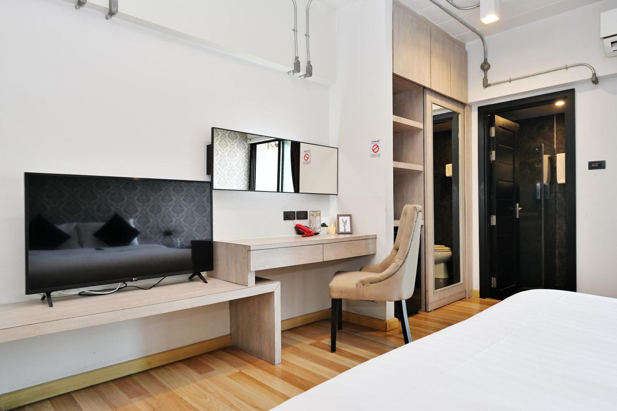 Hotel Diary